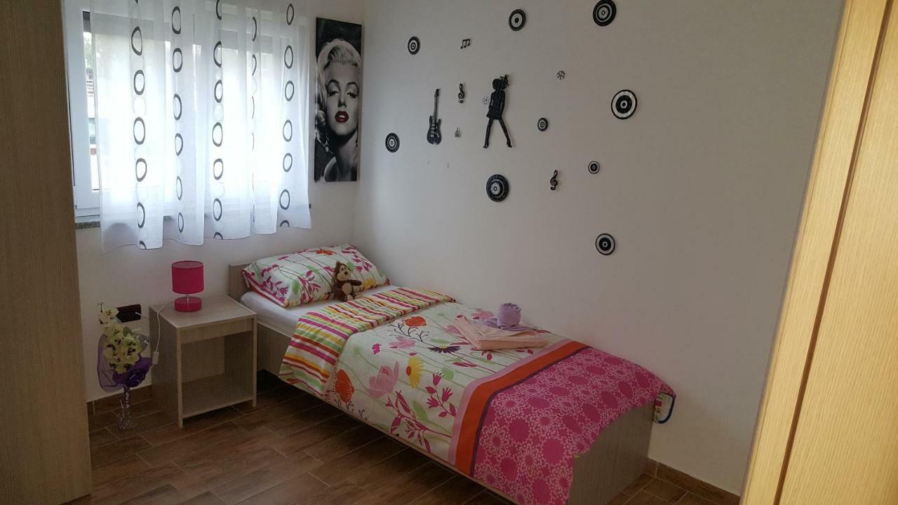 Apartment Rose Pula Exterior photo